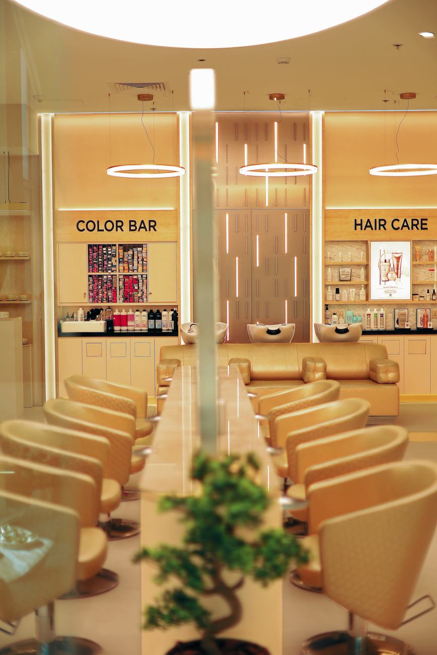 Colour bar and hair care wall